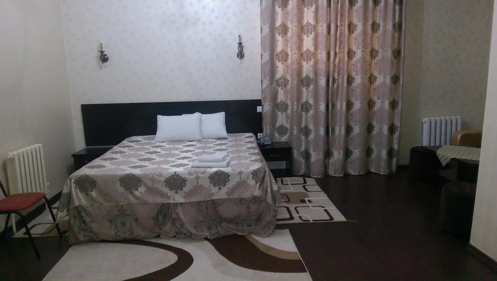 Home Hotel Astana Bagian luar foto