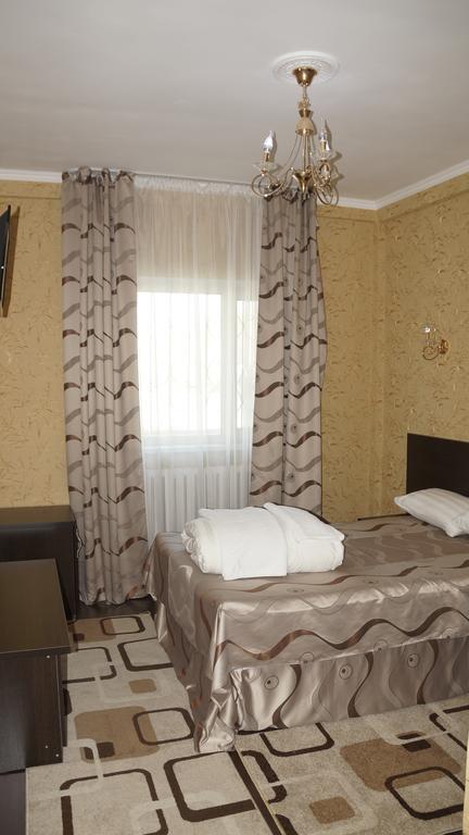 Home Hotel Astana Bagian luar foto