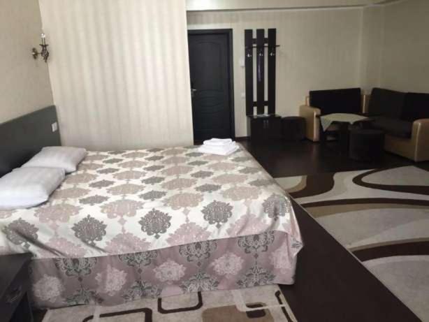 Home Hotel Astana Bagian luar foto